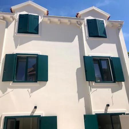 Art Heritage Apartment *